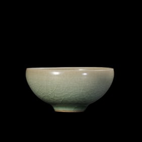 Chinese Southern Song Dynasty Longquan kiln green glaze plum blossom cup