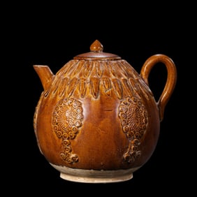 Yellow glaze flower pattern pot, Tang Dynasty, China