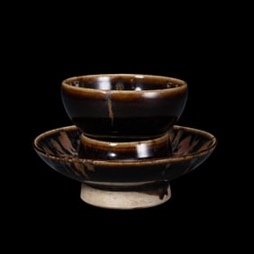 A set of Chinese Northern Song Dynasty iron pot embroidered flower holders