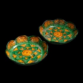 A pair of Chinese Liao Dynasty tri-color flower-shaped plates