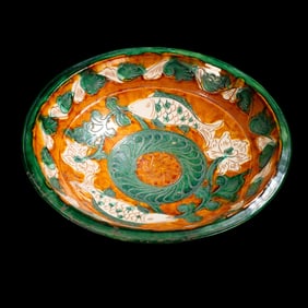 Chinese Liao Dynasty tri-color fish-patterned plate
