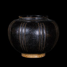 Chinese Northern Song Dynasty Cizhou kiln black glaze line jar