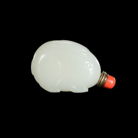 Chinese Qing Dynasty Hetian White Jade Snuff Bottle