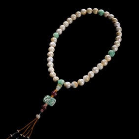 Chinese Qing Dynasty Pearl Jade Handheld