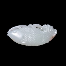Chinese Qing Dynasty Hetian White Jade Fish