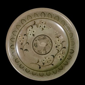 Korean Goryeo Celadon Black and White Inlaid Plate