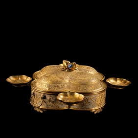Chinese Qing Dynasty silver gilt flower-shaped lidded box