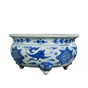 Chinese Ming Dynasty Blue and White Phoenix Pattern Tripod Burner