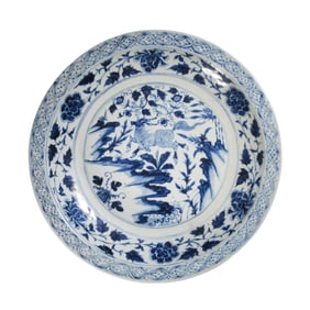 Large blue and white deer pattern plate from the Ming Dynasty, China