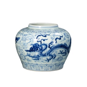 Blue and white dragon pattern jar from the Chenghua period of the Ming Dynasty, China