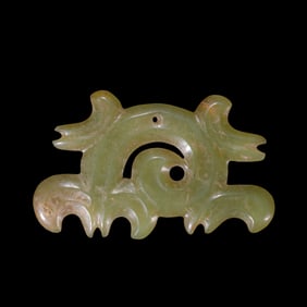 China's Hongshan period Hongshan culture hook cloud jade pendant