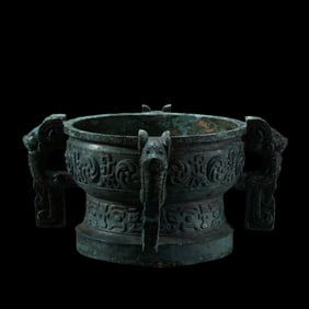 Chinese bronze artifacts from the Shang and Zhou dynasties