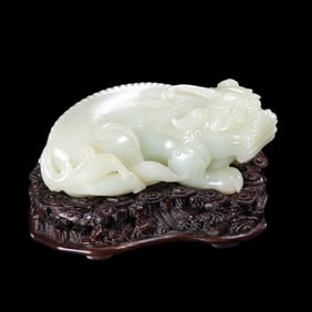Chinese Qing Dynasty Hetian white jade auspicious beast
