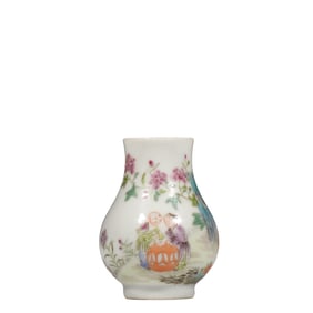 Chinese Qing Dynasty Qianlong period Famille rose vase with story designs
