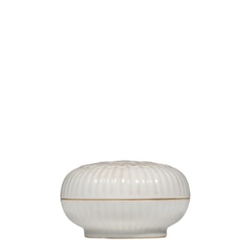 Sweet white glaze lidded box, Yongzheng period, Qing Dynasty, China