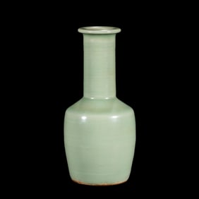 Chinese Southern Song Dynasty Longquan kiln green glaze mallet bottle