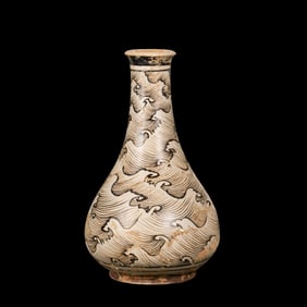 Chinese Southern Song Dynasty Jizhou kiln sea water pattern long neck vase