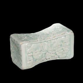 Chinese Southern Song Dynasty Hutian kiln green glaze pillow