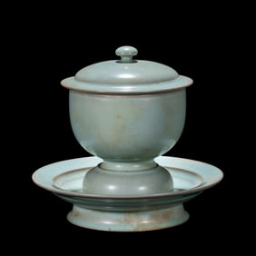 A set of Chinese Song Dynasty Ru kiln celadon saucers