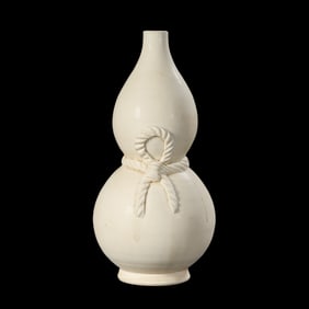 Chinese Tang Dynasty plain gourd bottle