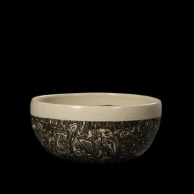 Chinese Tang Dynasty black and white glazed coiled pot