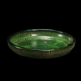 Chinese Tang Dynasty green glaze twisted glaze plate
