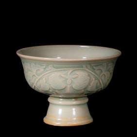 Chinese Northern Song Dynasty Yaozhou kiln green-glazed flower-patterned stem cup