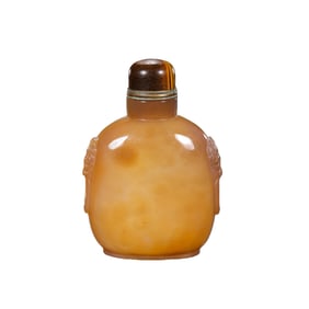 Chinese Qing Dynasty Agate Snuff Bottle