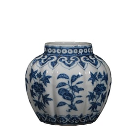 Chinese Ming Dynasty Blue and White Floral Pattern Melon-Shaped Jar