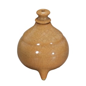 Southern Song Dynasty Longquan kiln, beige-glazed three-legged water dropper.