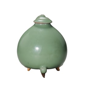 celadon three-legged water dropper from Longquan kiln in the Southern Song Dynasty, China