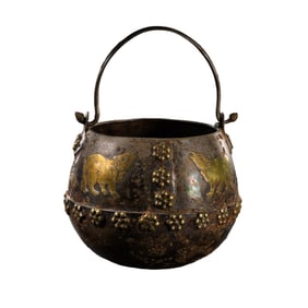 Chinese Tang Dynasty silver-gilt bowl with handle