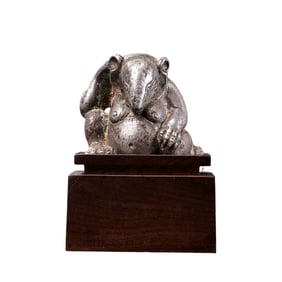 Chinese Han Dynasty pure silver bear