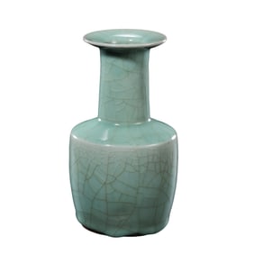 Longquan celadon mallet-shaped bottle from the Southern Song Dynasty in China