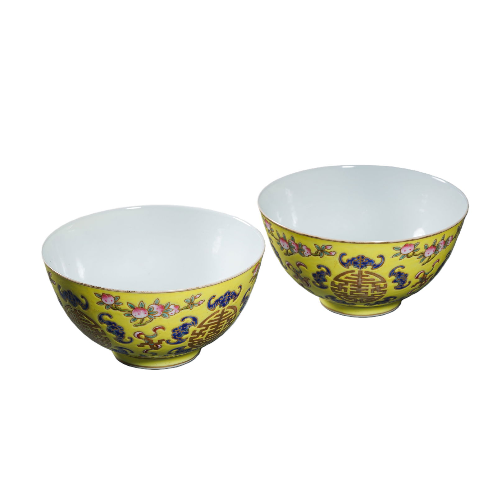 A pair of Qing Dynasty Guangxu period yellow-ground famille rose bowls with longevity character (1 of 9)