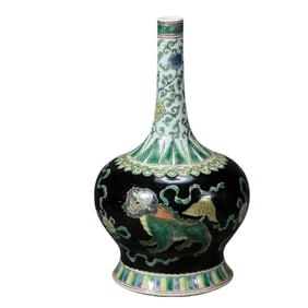 Plain three-color long-necked vase with black ground from the Guangxu period of the Qing Dynasty