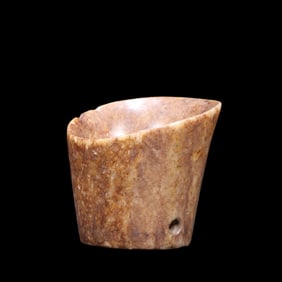 Jade horseshoe from the Hongshan period in China