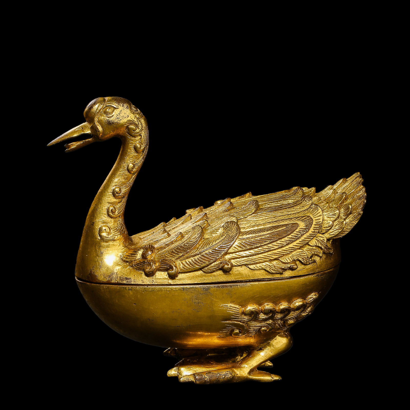 Gilt Bronze Duck-Shaped Box from the Tang Dynasty, China (1 of 8)