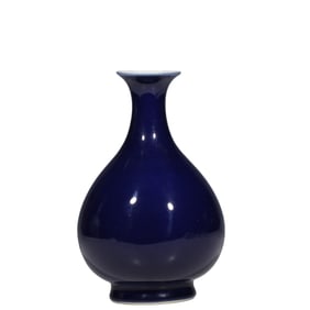 Qing Dynasty Qianlong Period Blue Glazed Yuhuchun Vase