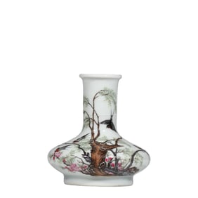 Qing Dynasty Yongzheng Period Apricot Blossom and Swallow Porcelain Vase