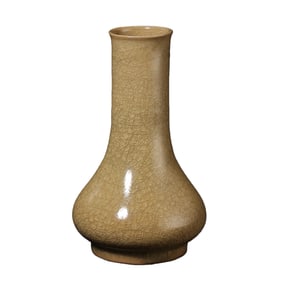 Long-necked bottle with beige glaze from Longquan kiln in the Southern Song Dynasty, China