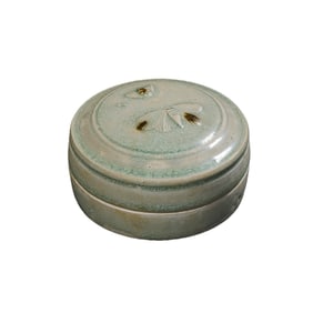 Chinese Sui Dynasty Xiangzhou Kiln Celadon Covered Box