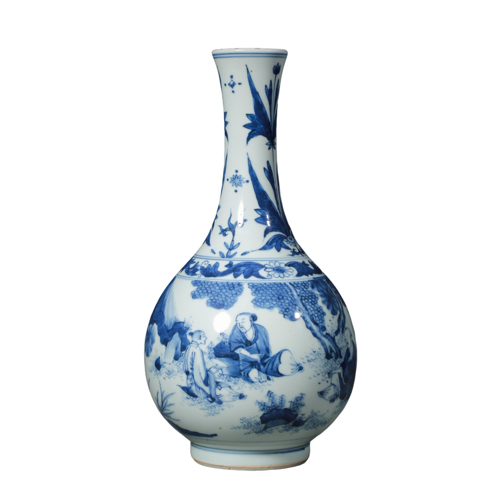 Blue and white porcelain long-necked vase with a courtyard scene of scholars playing chess during: H. 29 cm.