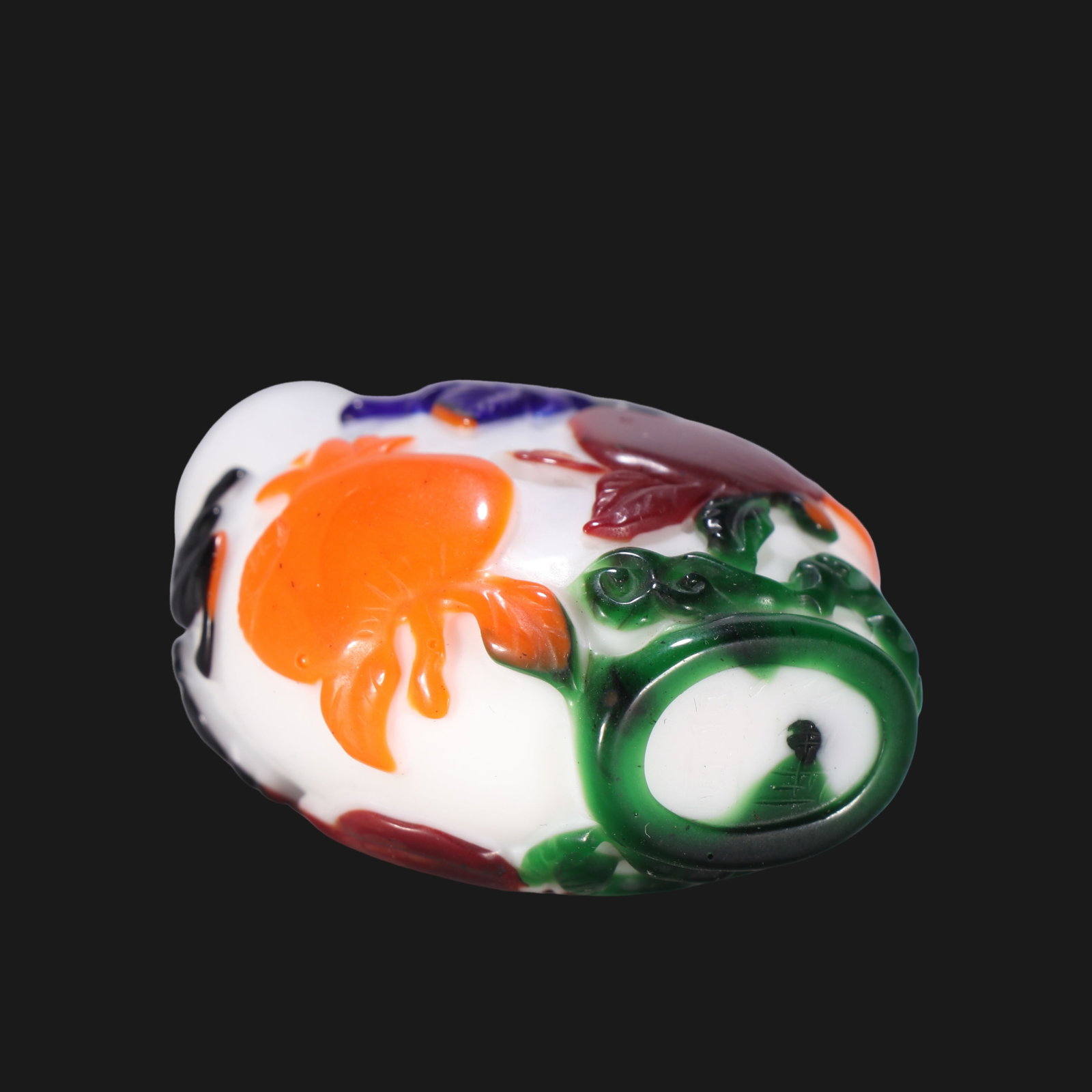 Qing Dynasty glass snuff bottle with longevity pattern - 9