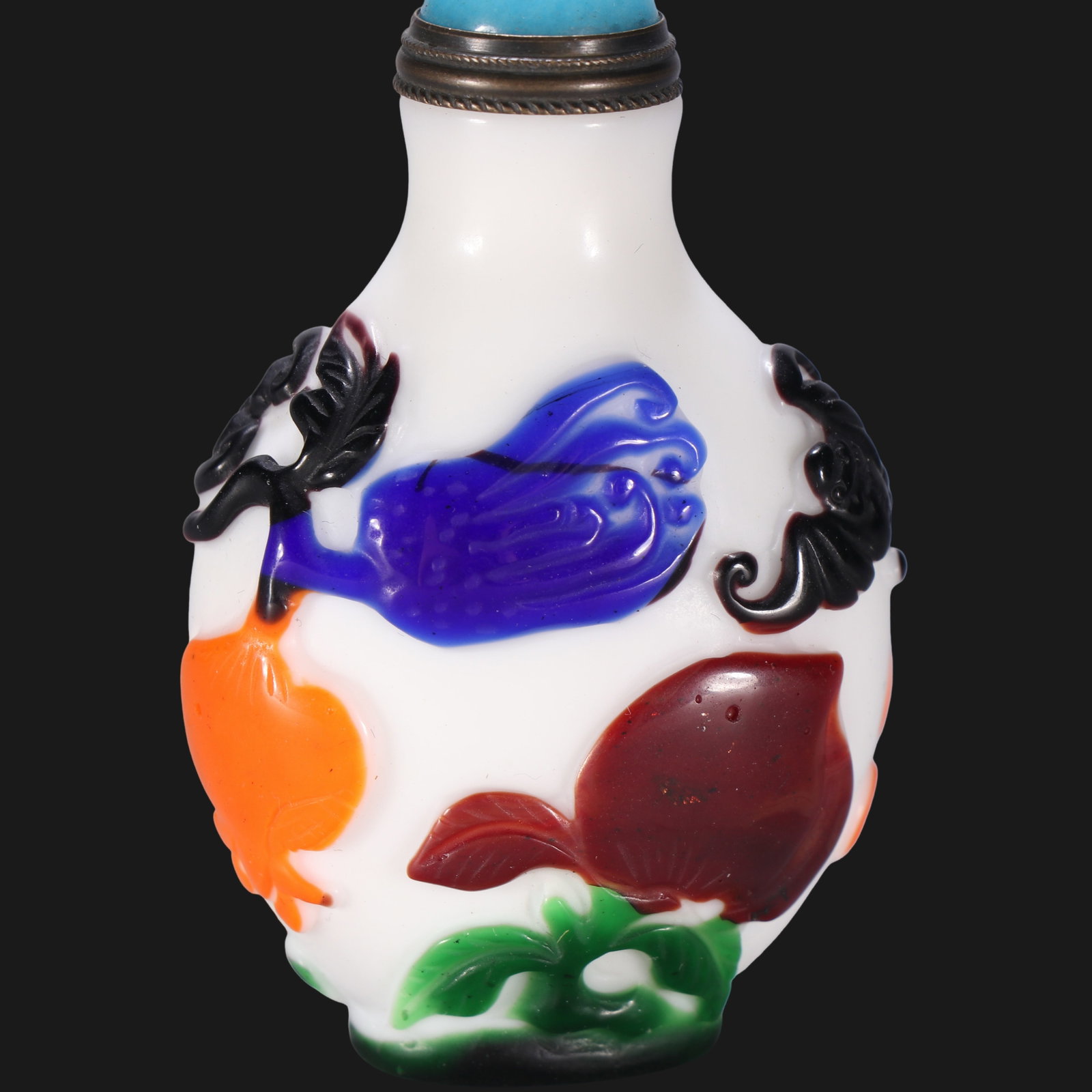 Qing Dynasty glass snuff bottle with longevity pattern - 4