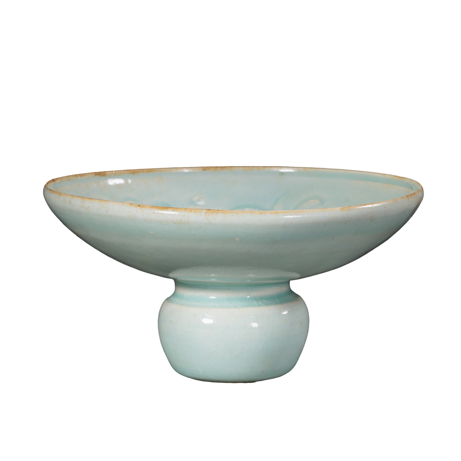 Southern Song Dynasty Hutian Kiln Qingbai-Glazed High-Footed Waste Bowl with Incised Floral Scroll: Dimensions: Diameter 16 cm (6.30 in); Height 8 cm (3.15 in), 12th–13th Century?Condition & Provenance: Well preserved overall with a balanced and complete form. The finely incised scrolling floral d