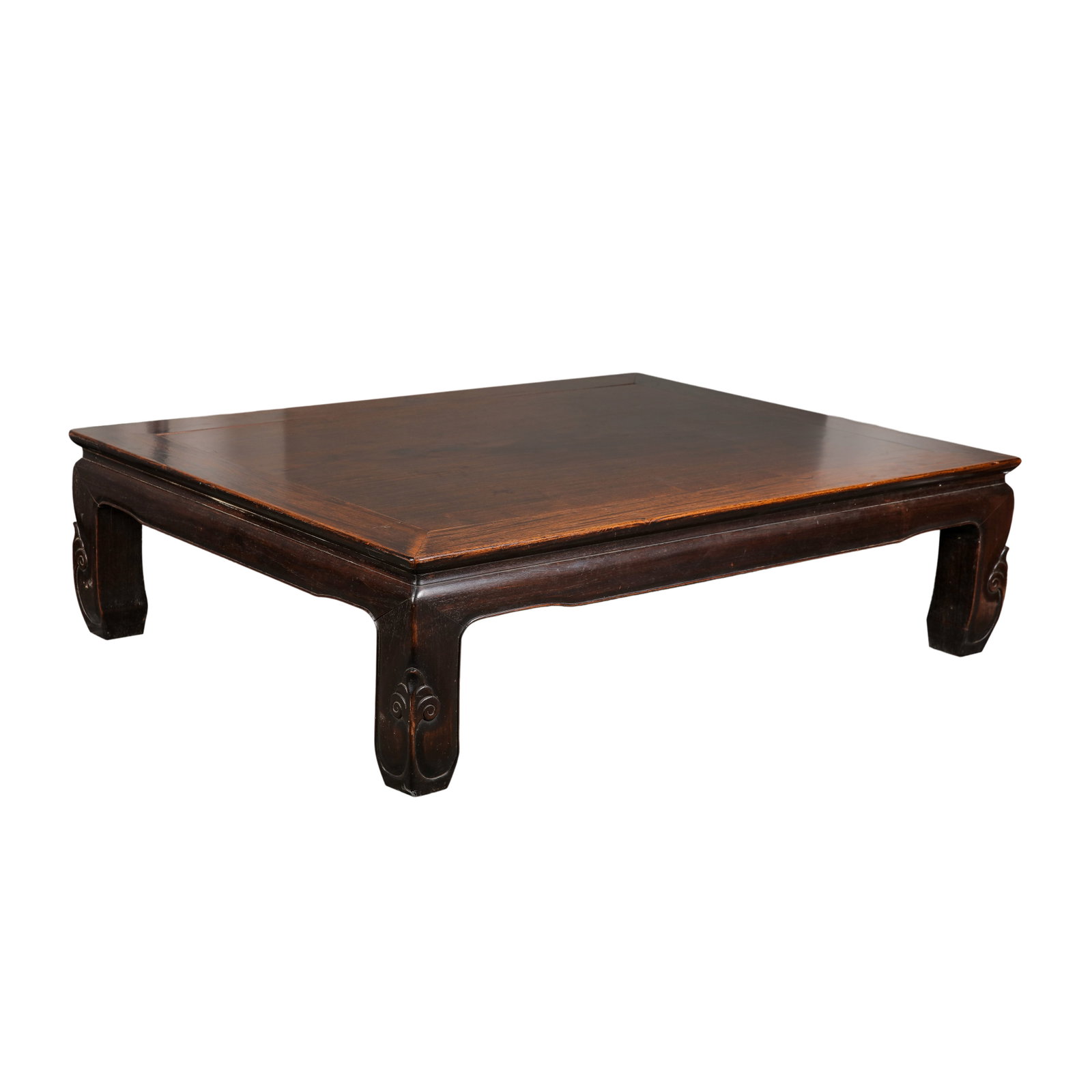 Late Qing Dynasty Hongmu Redwood Kang Table with Tapered Waist, Cloud Scroll Decoration and: Dimensions: Length 120 cm (47.2 in / 3.94 ft), Width 91 cm (35.8 in / 2.99 ft), Height 32 cm (12.6 in / 1.05 ft), 19th CenturyCondition & Provenance: Condition: The table is preserved in very good ove