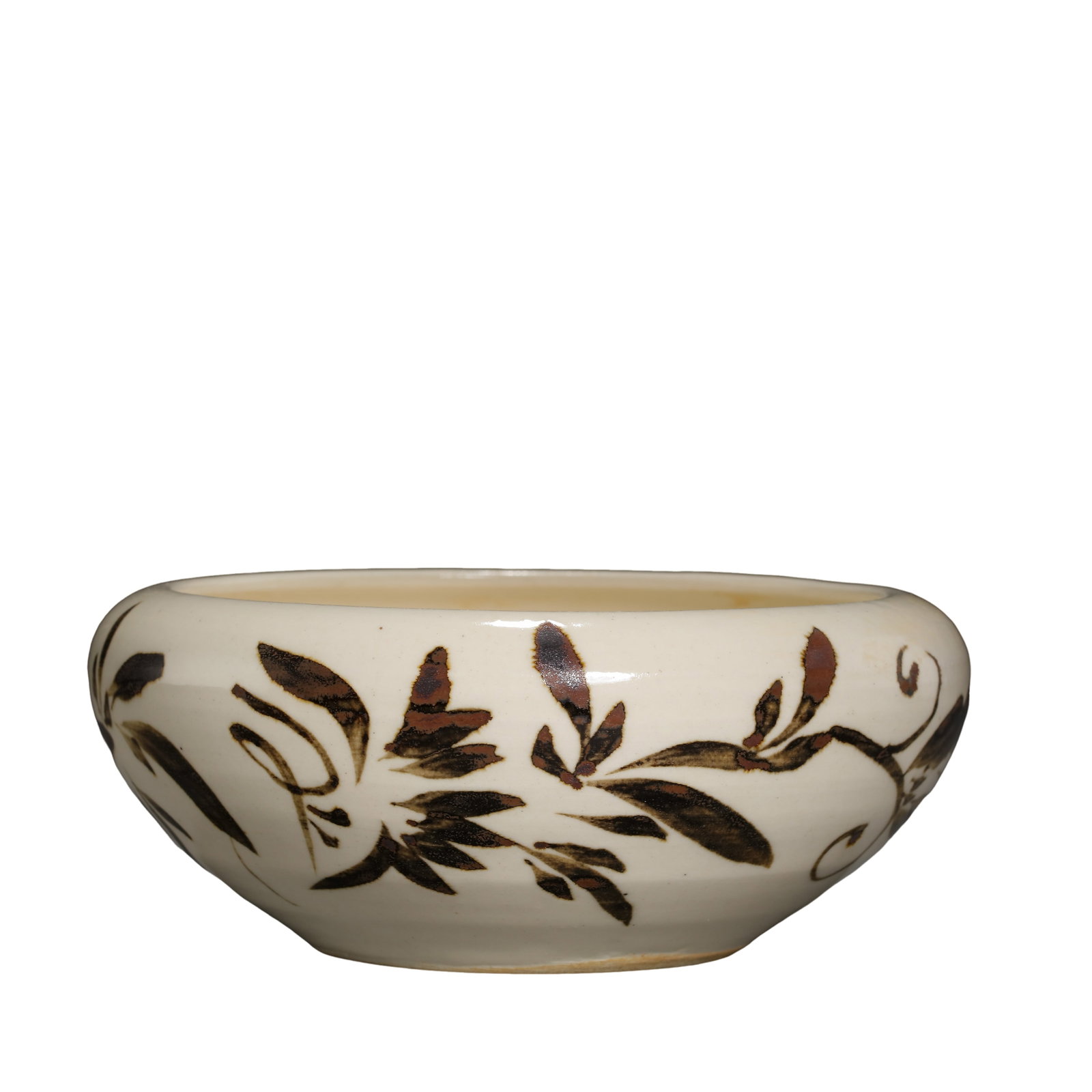 Song Dynasty Cizhou Kiln White Ground Black Painted Floral Basin Washer: Dimensions: Diameter 13 cm (5.1 in / 0.43 ft), Height 5.5 cm (2.2 in / 0.18 ft), 11th–12th CenturyCondition & Provenance: Condition: The piece is preserved in very good overall condition with the or
