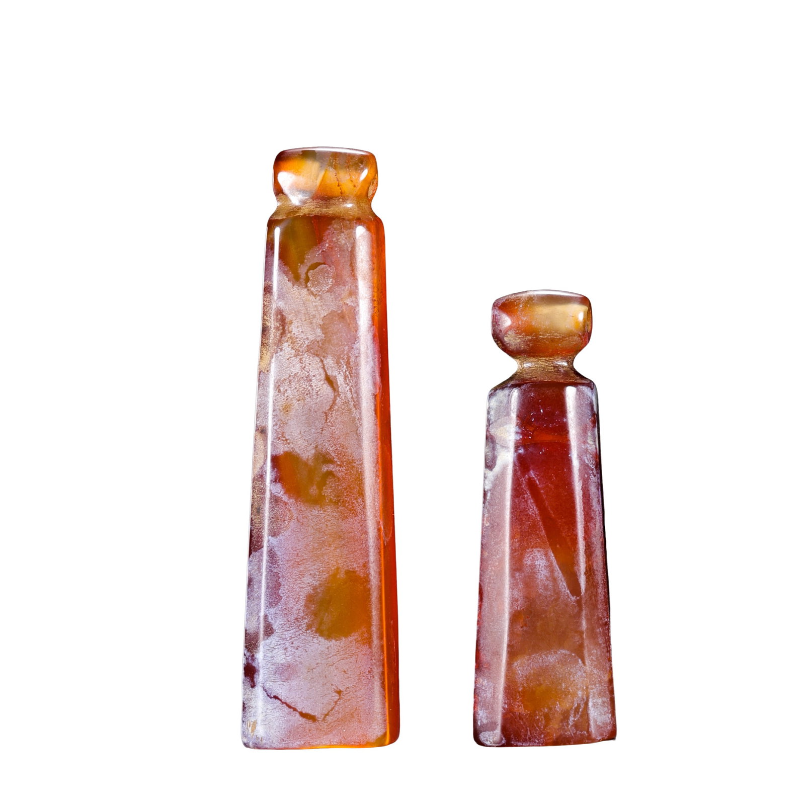 Liao?Dynasty Agate Square?Tapered Pendants Pair?10th?12th century CE: Larger Piece Length:6.5 cm,2.56 in;Smaller Piece Length:4.9 cm,1.93 in;Total Weight:36 g,10th?12th century CE?This matching pair of agate pendants survives in complete condition.Both square?tapered pi