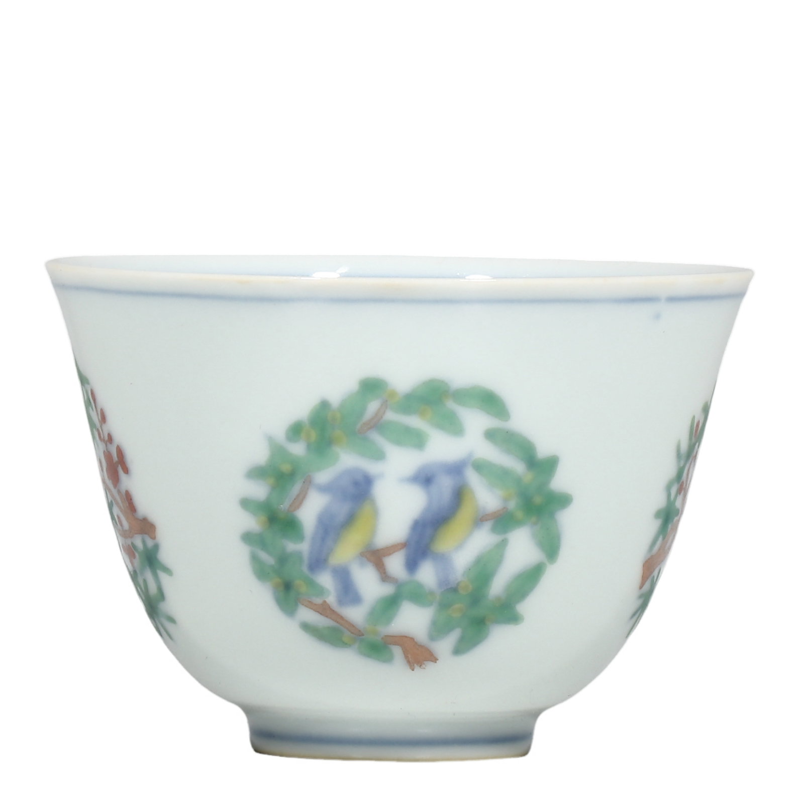 Ming Chenghua Period Doucai Cup With Circular Medallion Bird?and?Flower Motifs: Dimensions?H.5.5cm?Diam.8cm Condition & Provenance?Fully intact, no cracks or chips. Enamels and glaze well?preserved with natural aged patina. Old soil patina on unglazed foot?ring. No modern restora